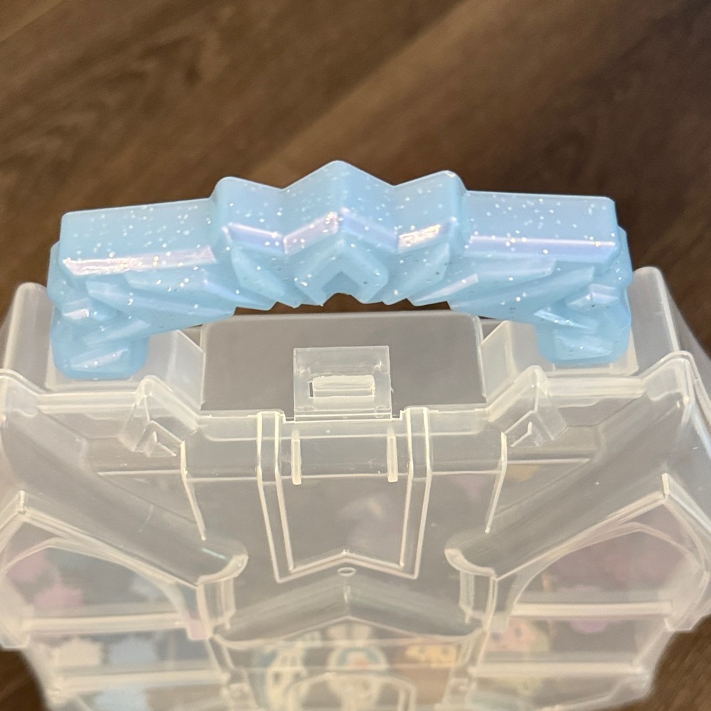Disney Frozen Castle Bead Set - 5 Character Charms - Carrying Case - Picture 7 of 9